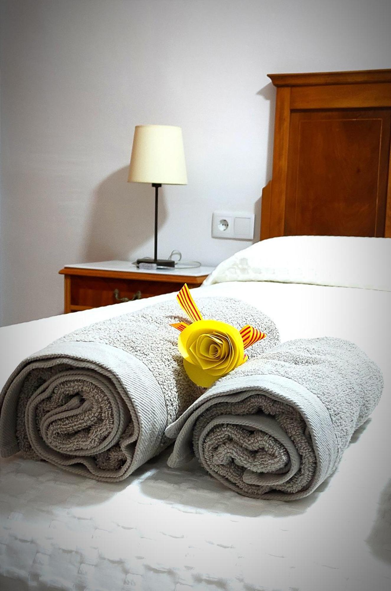 Apartaments Rurals Cal Parro, Batea Екстер'єр фото
